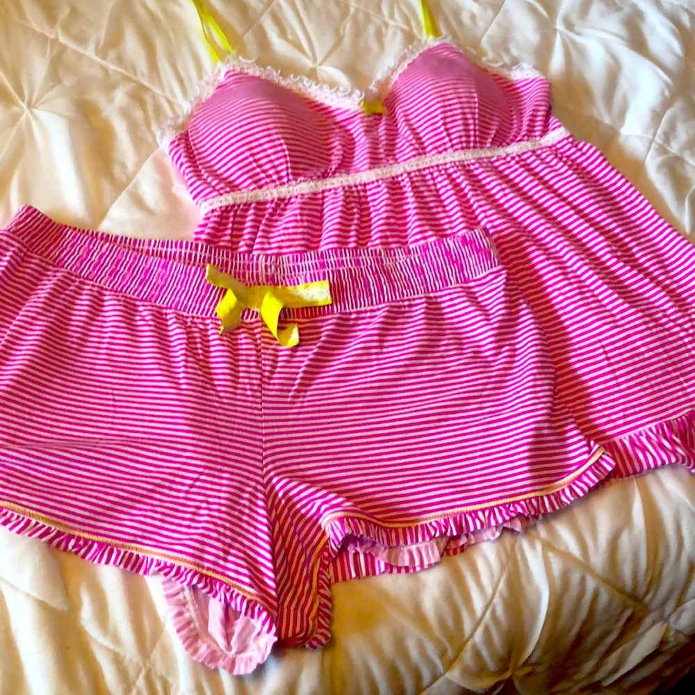 Never worn, two piece pajama set! Size XL